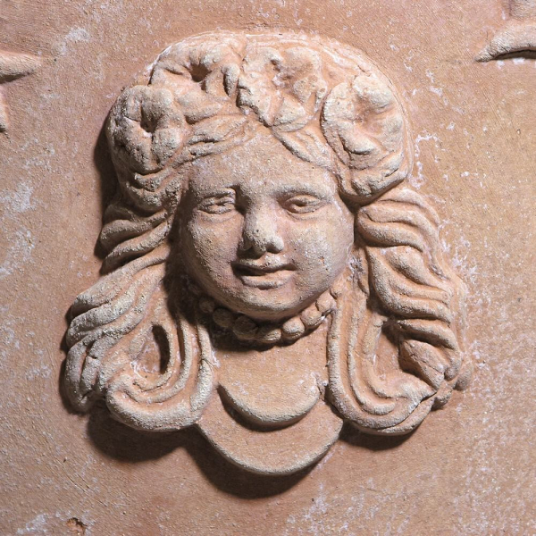 Grand bac à plantes richement décoré en terre cuite d’Impruneta – artisanat toscan traditionnel